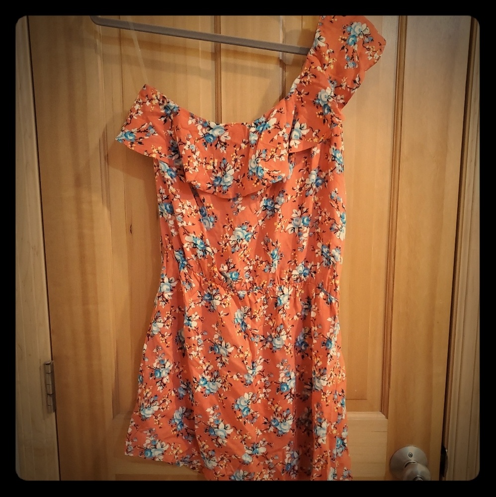 One shoulder ruffle dress